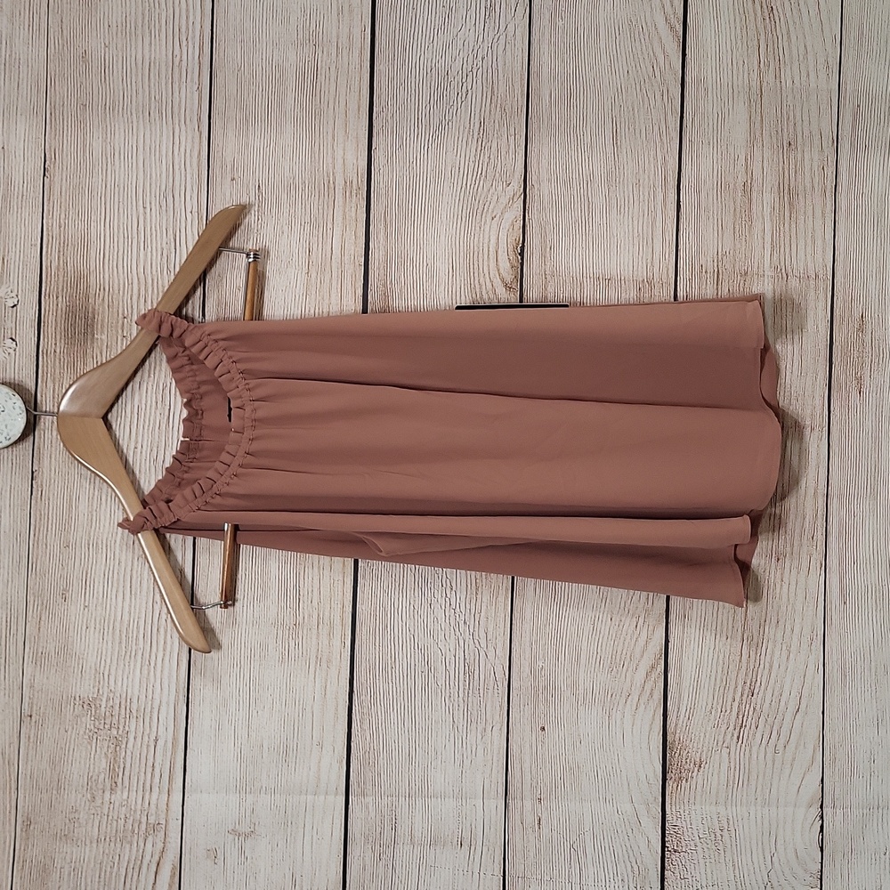 NWT DL DailyLook Light Brown Sleeveless Top Blouse Medium